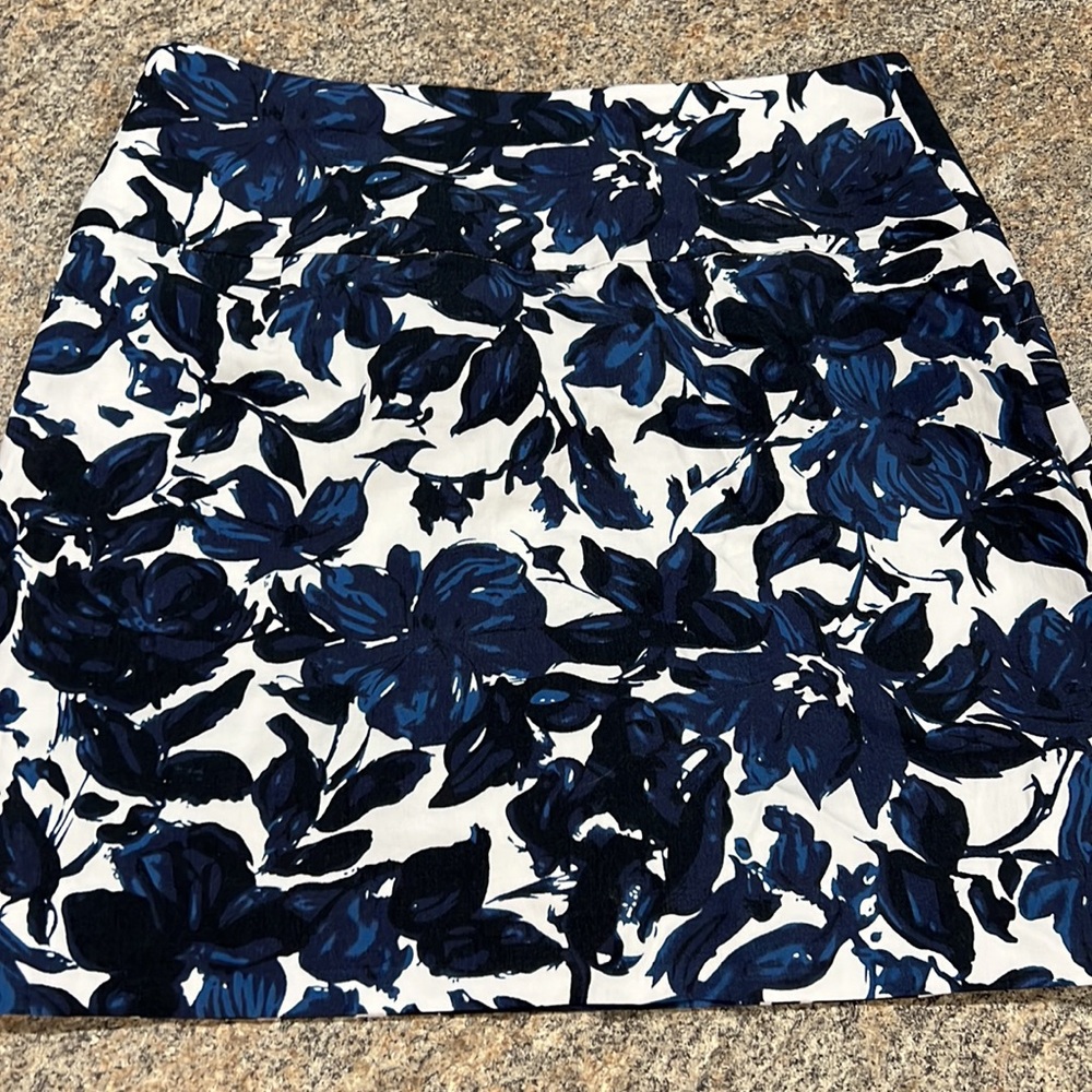 S.C. & Co Skort size medium. - Picture 7 of 9